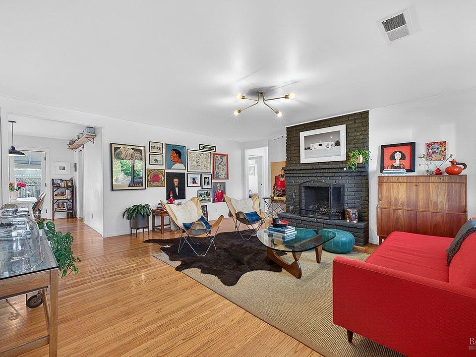 1st image of 820 Cecelia Drive