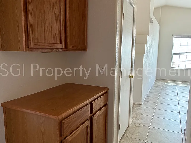 10318 W Missouri Ave — Photo 5