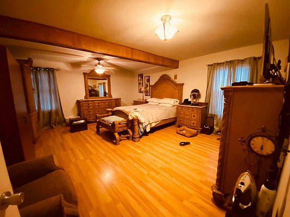 5th image of 3844 Speedway Cir