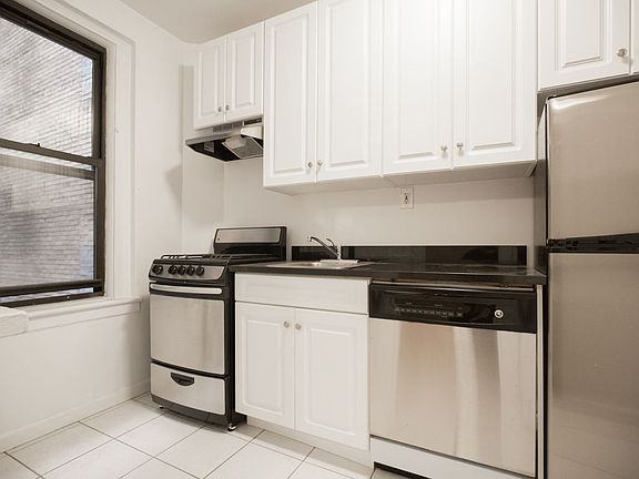 5th image of 105 W 55th St APT 4C