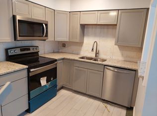 5372 4th St N APT 205, Saint Petersburg, FL 33703