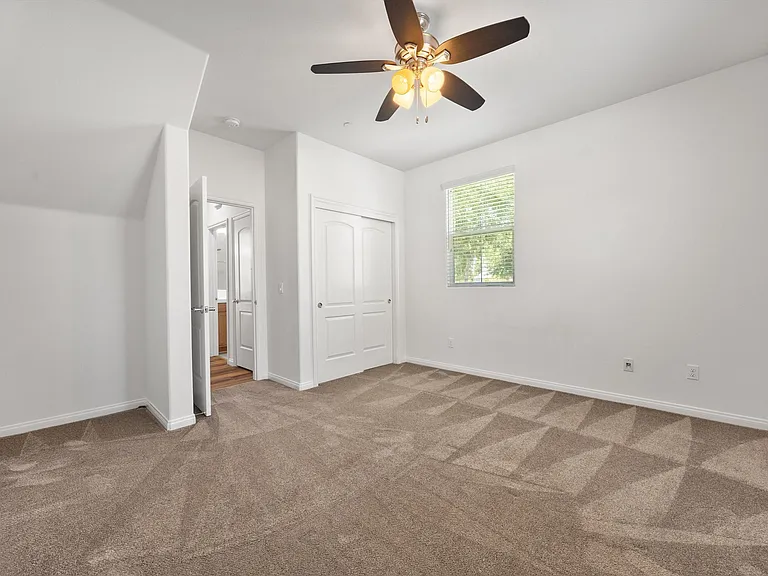 1922 Delacorte Dr #1922 — Photo 34