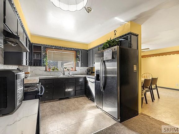 5th image of 325 W 1st St N