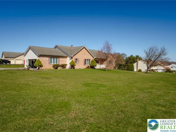 4809 Spruce St, Schnecksville, PA 18078