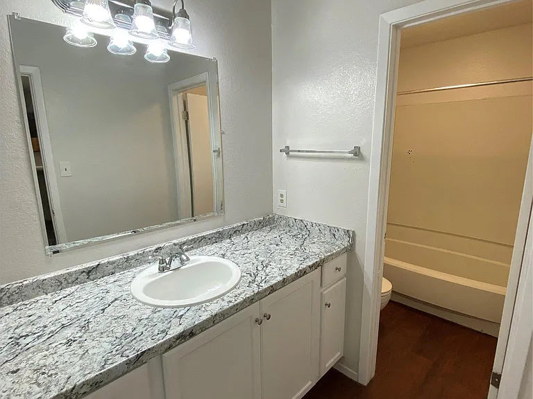 806 Sirocco Dr #A — Photo 8