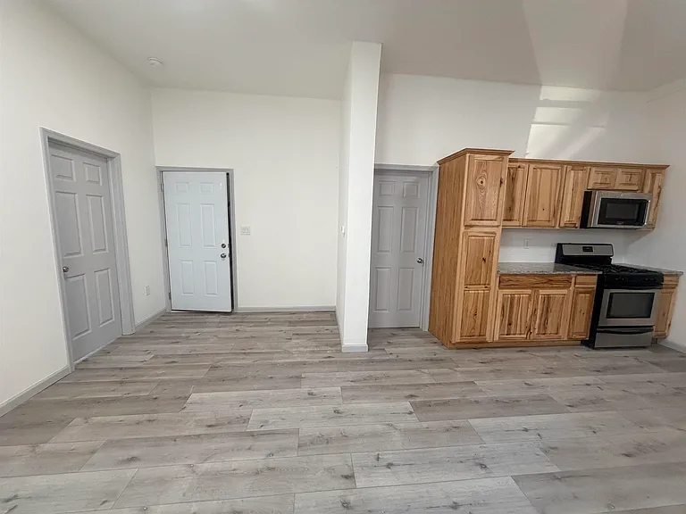 124 Winfield Ave #1 — Photo 15