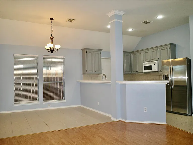1506 Rogers Lake Ln — Photo 9