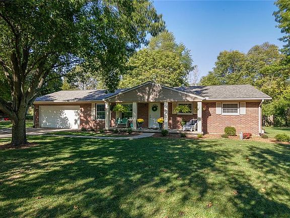 3rd image of 45 Carrousel Dr