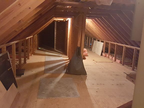 Large attic for storage 