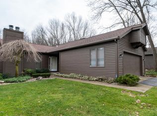 2407 Highpointe Dr, Kalamazoo, MI 49008