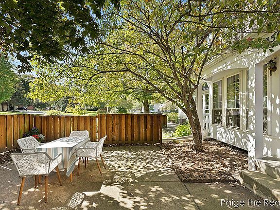 3rd image of 3562 Whispering Brook Dr SE #0