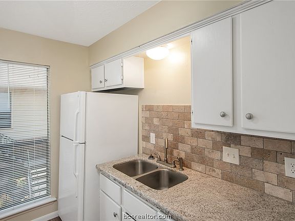 3rd image of 2403 Pedernales Dr APT C