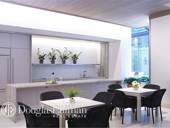 5th image of 330 W 39th St APT 3k