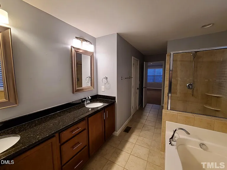 614 Rose Laurel Ct — Photo 9