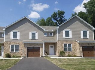 406 Old Village Cir, Windsor, CT 06095