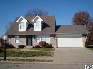 1280 Pin Oak Cir, Seymour, IN 47274