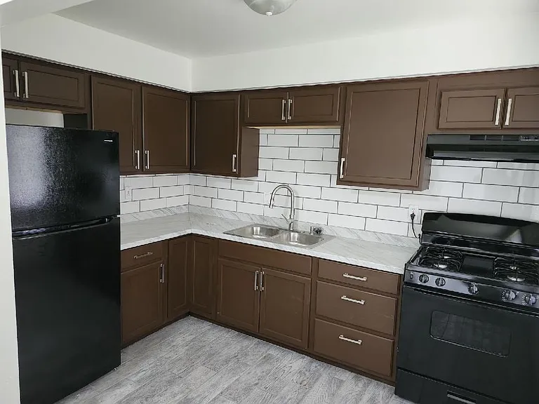 4539 N 84th St #3 — Photo 8