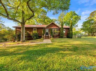 1219 Hood Ave, Scottsboro, AL 35769