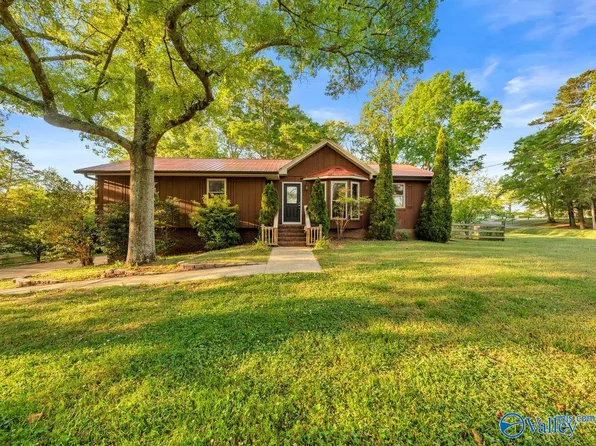 1219 Hood Ave, Scottsboro, AL 35769