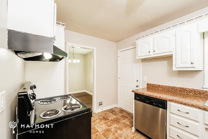 2405 Reed Rd NE — Photo 6