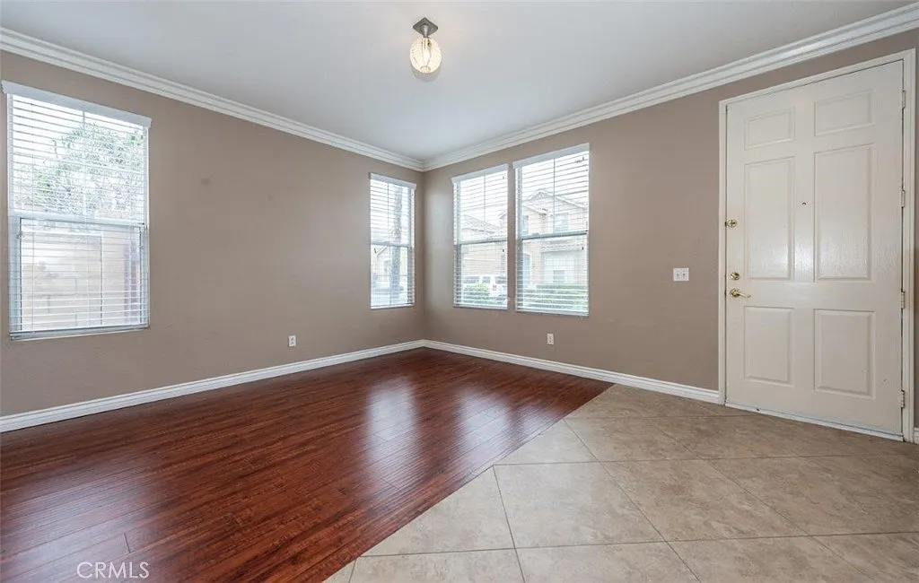 4 bed, 1956 sqft, $4,095 — Photo 4
