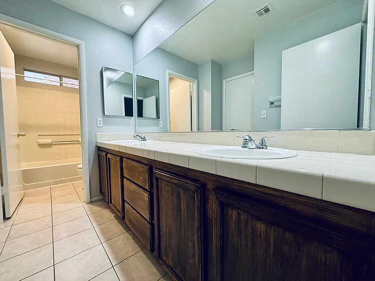 2581 Silver Shadow Dr — Photo 21