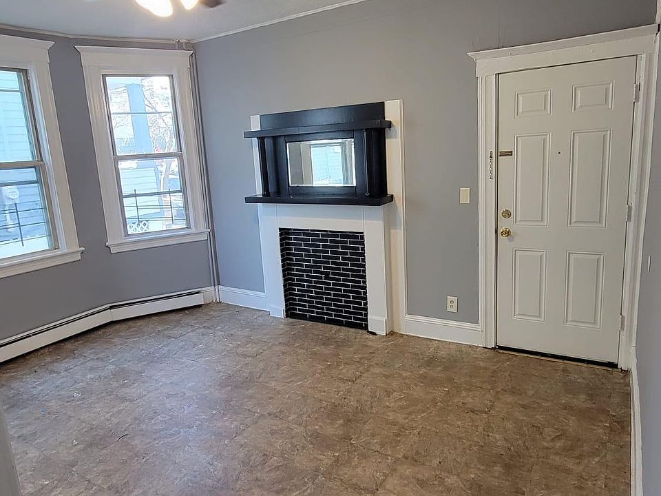 2nd image of 90 N 5th St #5