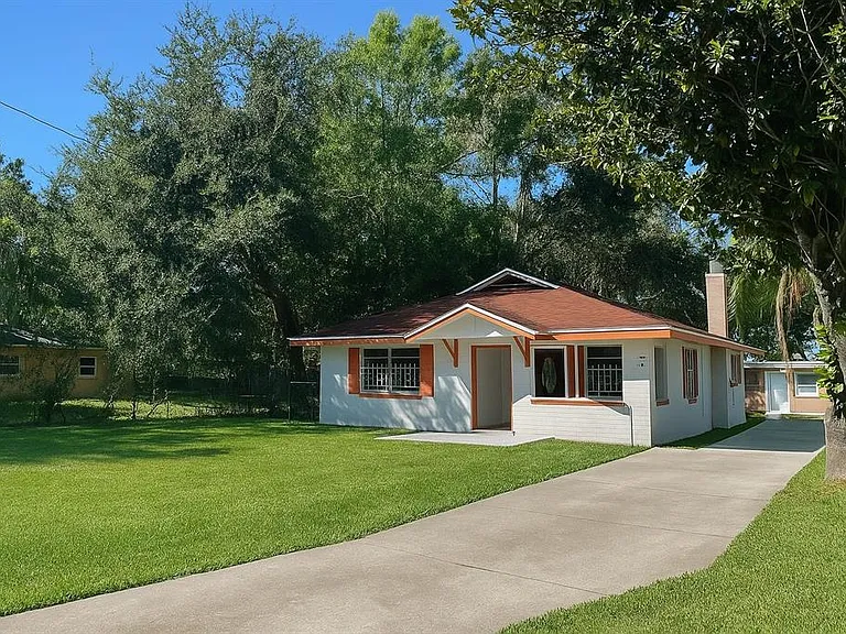 414 Sunset Dr — Photo 1