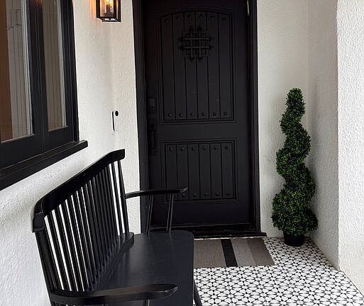 3rd image of 8814 Rosewood Ave