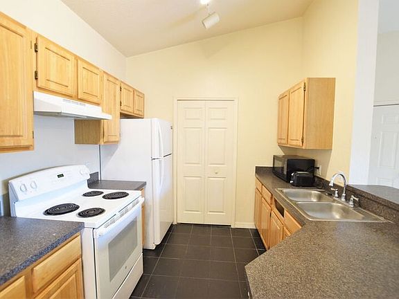 4th image of 5961 Westgate Dr APT 2036