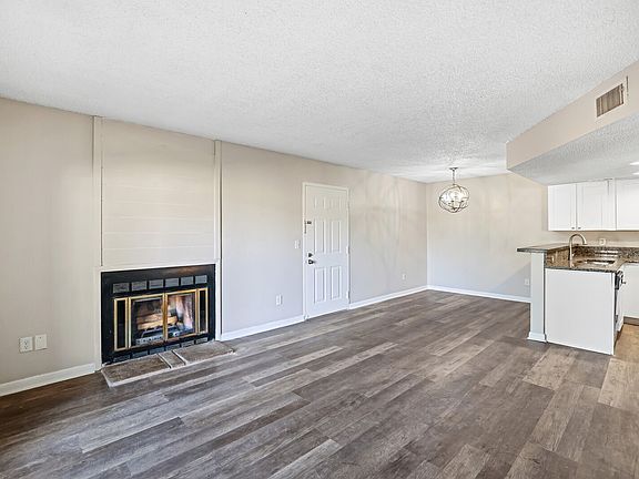 4th image of 102 General Jackson Ln