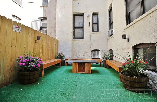 Rented by Real Street Inc | media 7