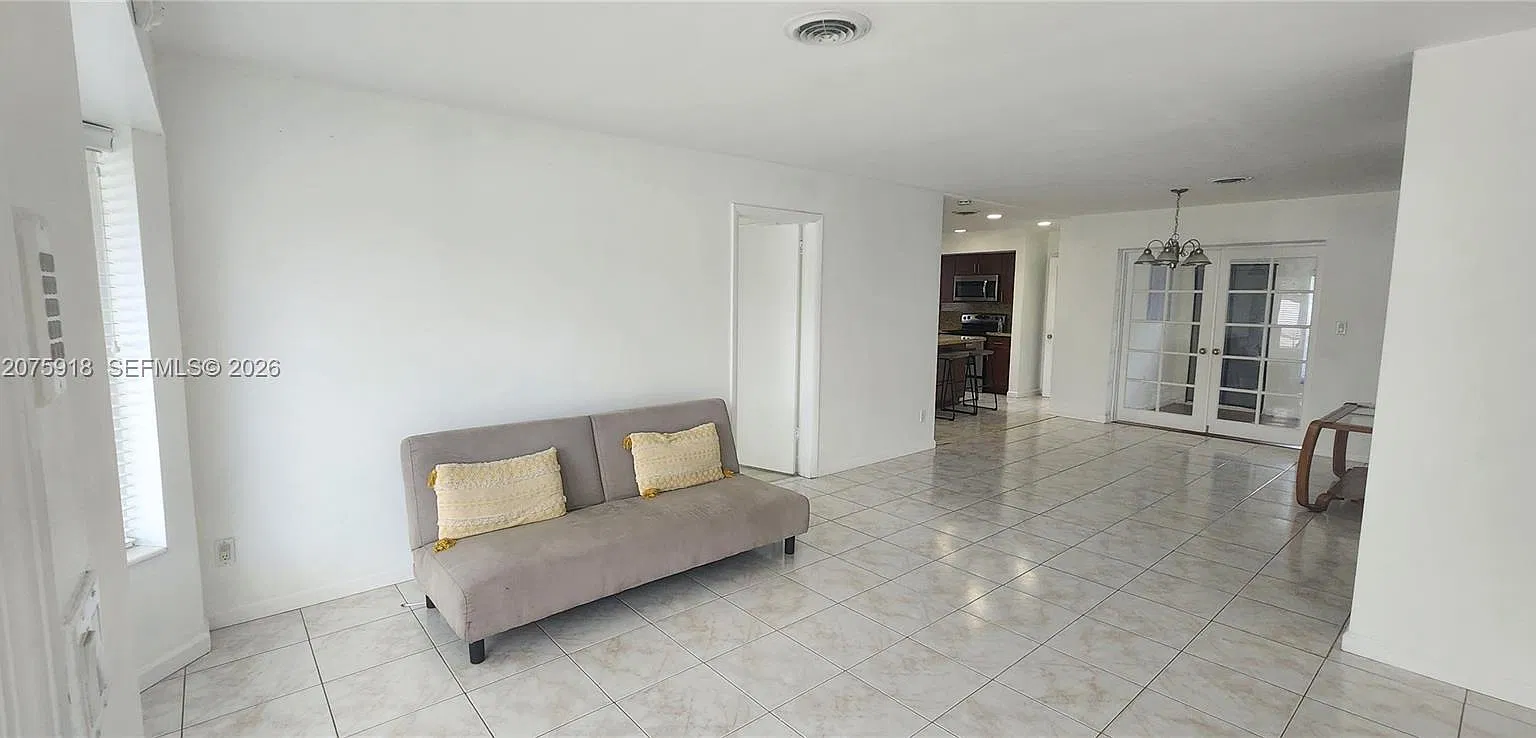 Hollywood Hills — Photo 4