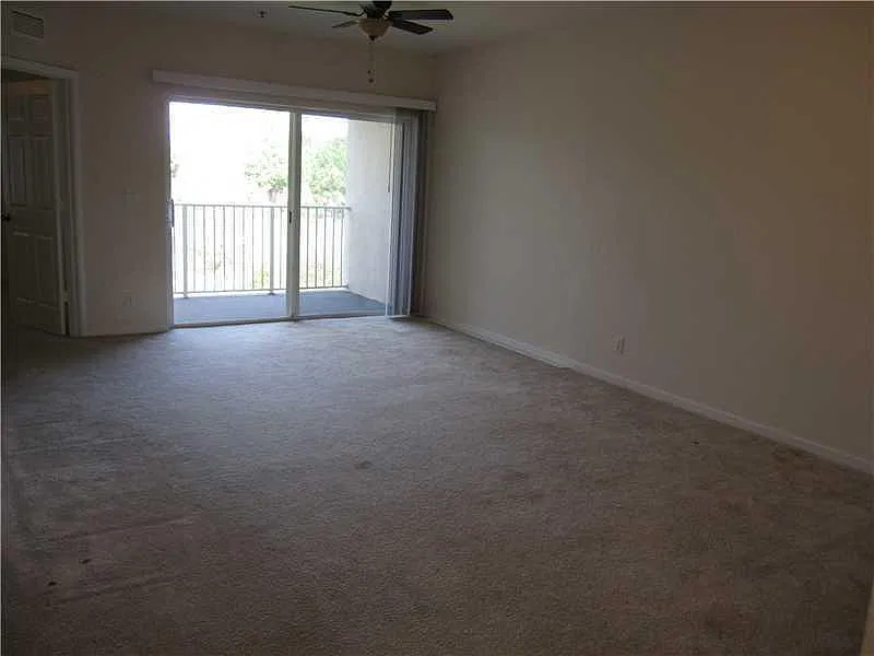 1169 Golden Lakes Blvd — Photo 4