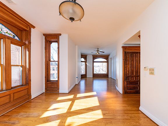 3rd image of 1405 W Jarvis Ave #2