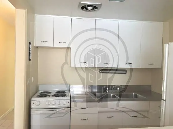 Studio, 1.0 bath, 350 sqft, $1,400 — Photo 3