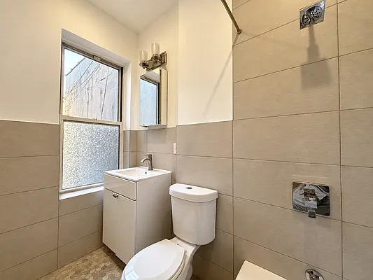 Bathroom, photo 2