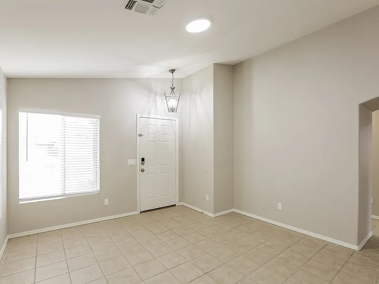 12420 N 121st Ave — Photo 5