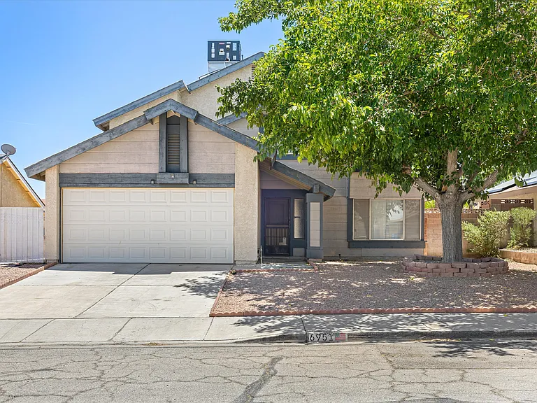 6951 Wedgewood Way — Photo 1