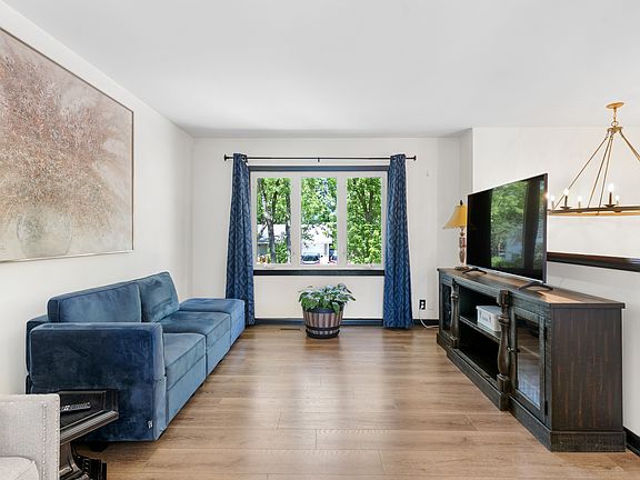 4th image of 543 Ridge Cir