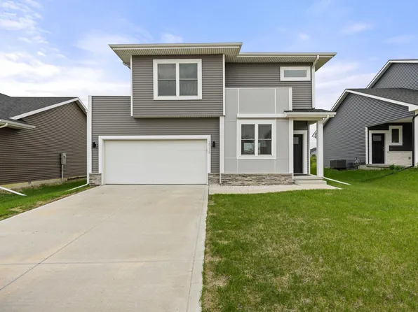 15215 Deerview Dr, Urbandale, IA 50323