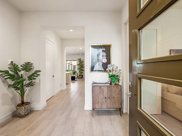 1701 Retreat Cir — Photo 3