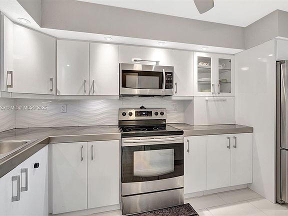 2nd image of 5860 NW 44th St APT 808