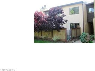 847 Hampton Ridge Dr, Akron, OH 44313