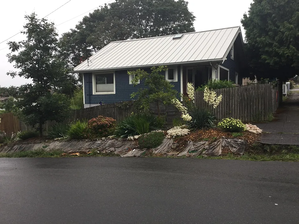 19th Ave S