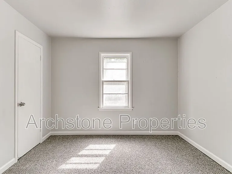 2312 Mustang St — Photo 36