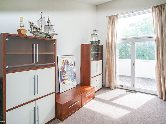 3rd image of 2800 N Talman Ave APT P