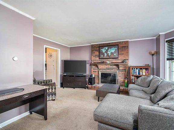 4th image of 48528 Carmine Ct
