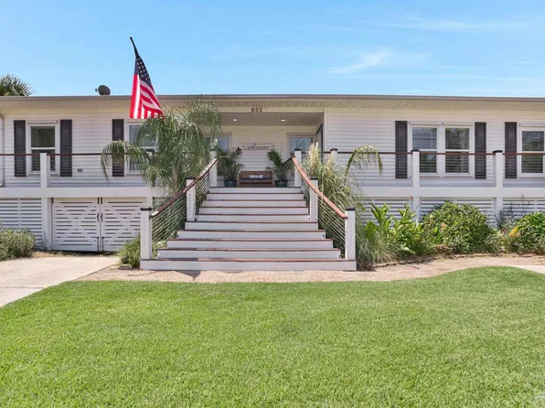 933 Coronado Dr, Gulf Breeze, FL 32563