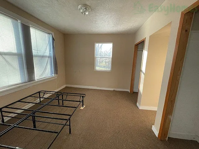 908 E Edison St — Photo 5